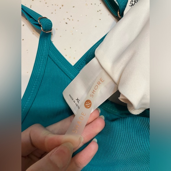NWT Shade and Shore teal bikini top, size- extra large - Picture 2 of 4